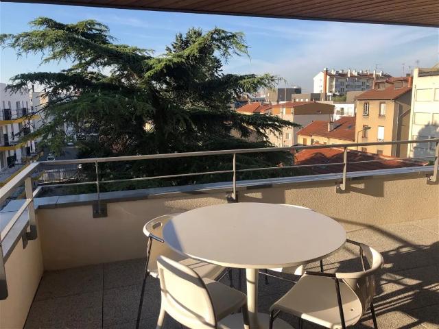Location Appartement Avenue Roger Salengro, Villeurbanne