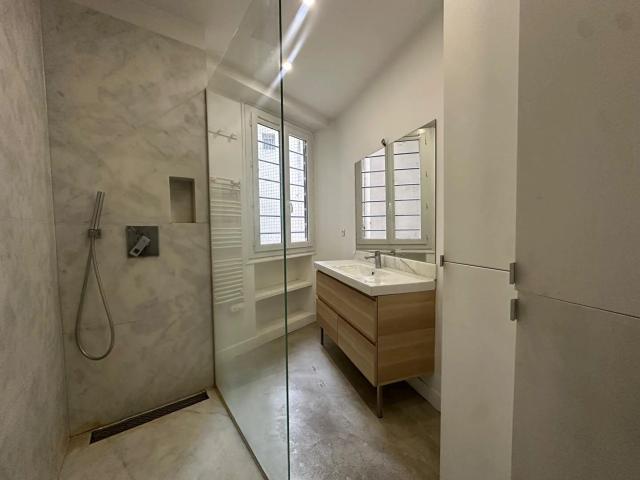 Location Appartement Avenue Rachel, Paris