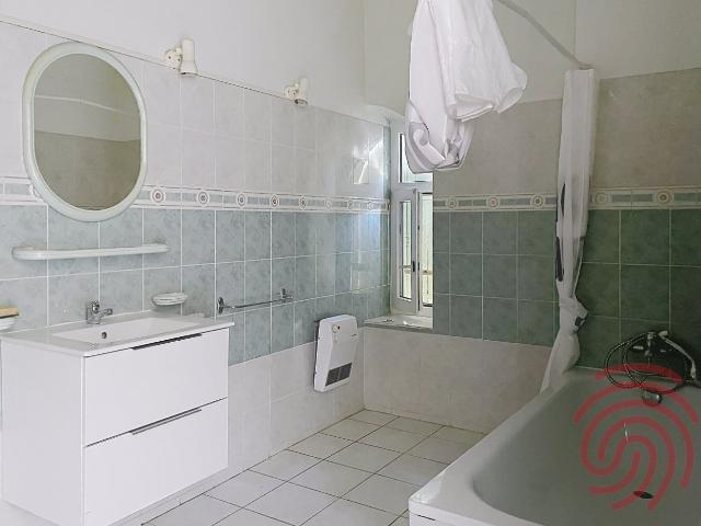 Location appartement Bedarieux, 70m² 2 pièces 650€ avec terrasse