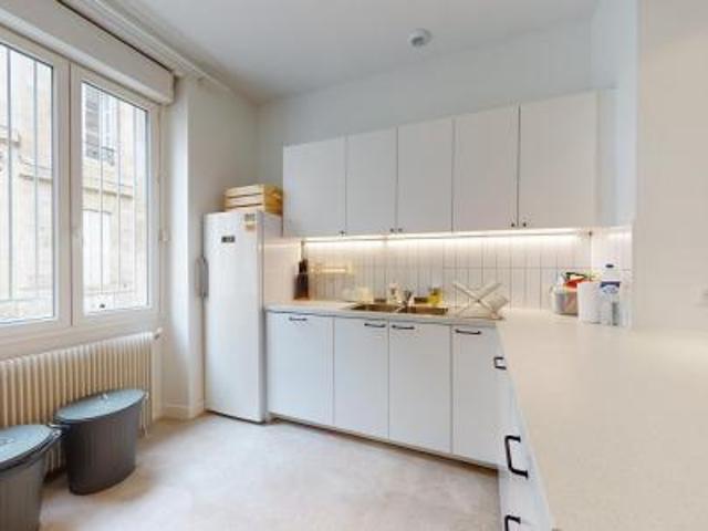 location appartement bordeaux 13 pièces 229 m2 gironde 33000 695 € / mois