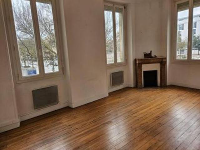 location appartement bordeaux 3 pièces 70 m2 gironde 33000 1270 € / mois
