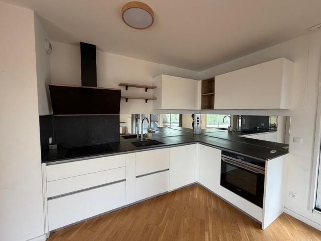 Location Appartement Bordeaux Bastide 33100 5 pièces 123 m²