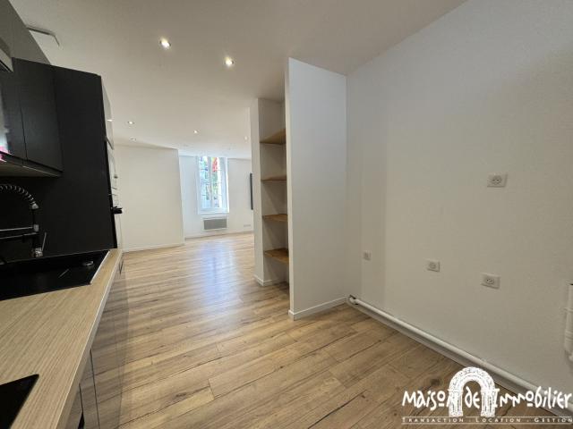 Location Appartement Boulevard de Javrezac, Cognac