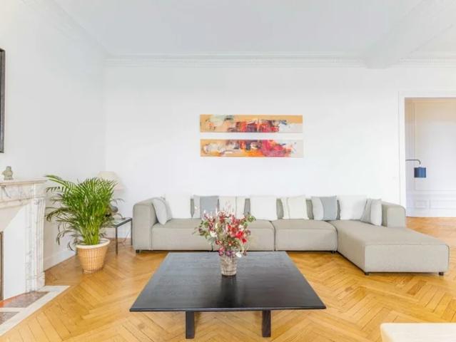 Location House Boulevard de Montmorency, Paris
