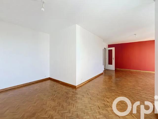 Location Appartement Boulevard Eugène Réguillon, Villeurbanne