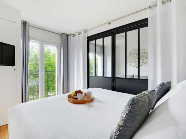 Location Appartement Boulevard Marguerite de Rochechouart, Paris