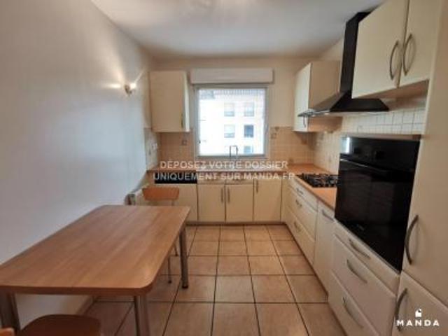 location appartement bron 4 pièces 90 m2 rhone 69500 1211 € / mois