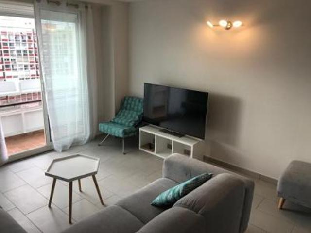 location appartement bron 6 pièces 101 m2 rhone 69500 507 € / mois