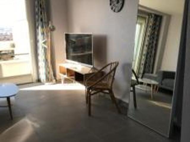 location appartement bron 6 pièces 95 m2 rhone 69500 490 € / mois