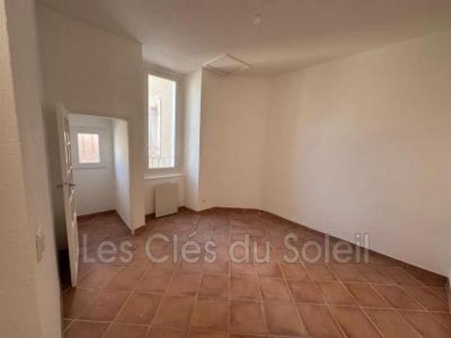 location appartement brignoles 4 pièces 69 m2 var 83170 900 € / mois