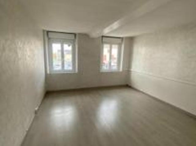 location appartement caen 1 pièce 98 m2 calvados 14000 1190 € / mois