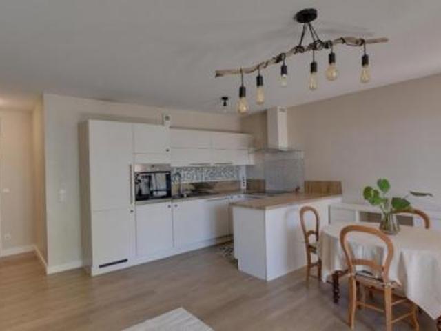 location appartement caluire et cuire 3 pièces 63 m2 rhone 69300 1320 € / mois