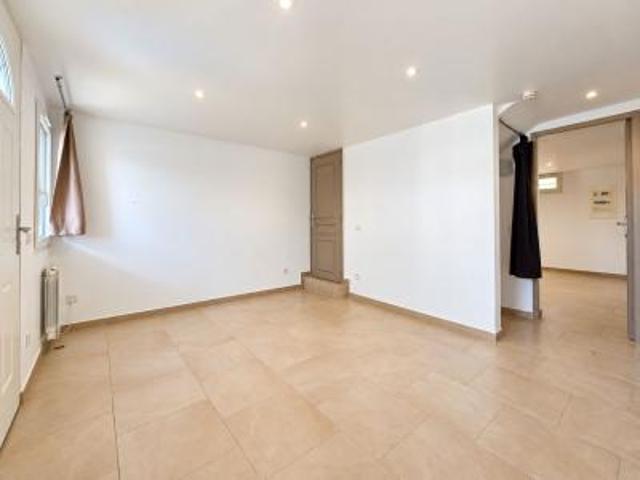 location appartement centre 2 pièces 50 m2 yvelines 78200 820 €