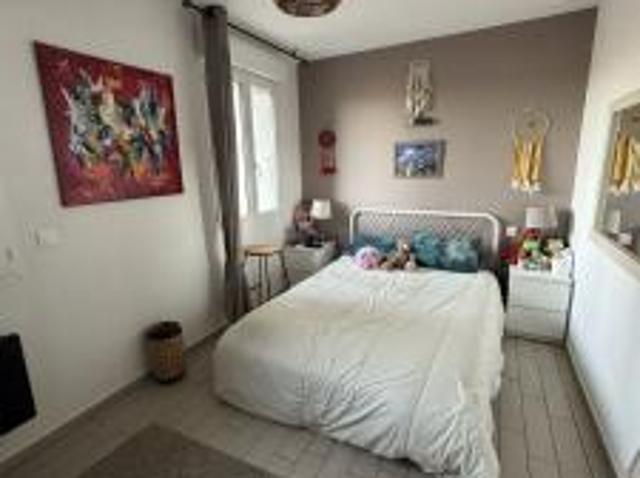 location appartement centre village 2 pièces 47 m2 herault 34800 615 €