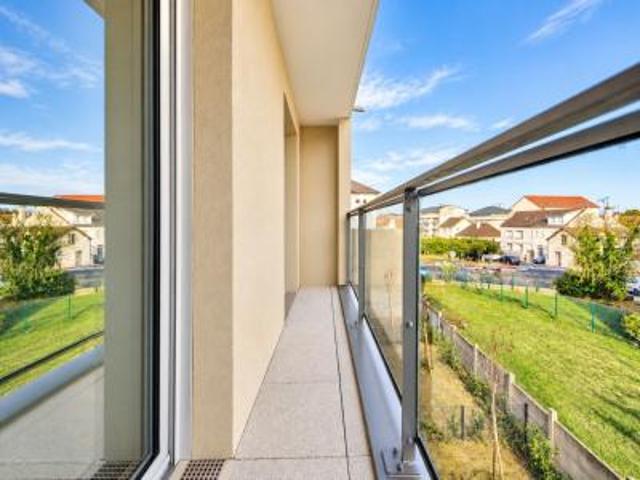 location appartement centre ville 2 pièces 42 m2 yvelines 78200 817 €