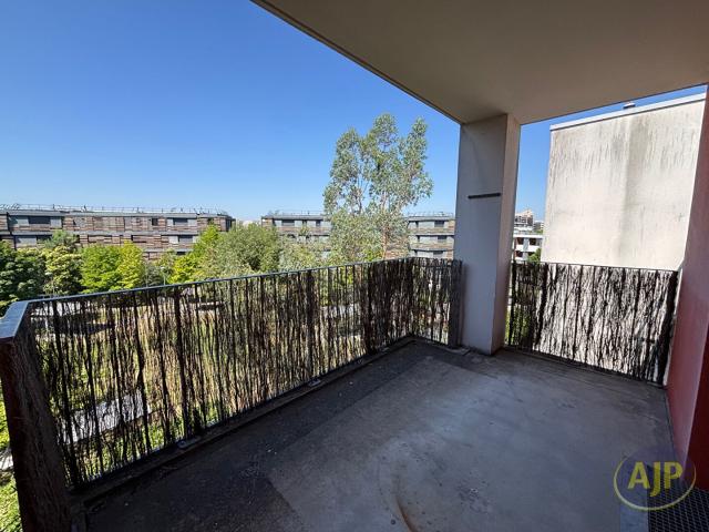 Location appartement Cenon: 1 000 € AJP Immobilier Bordeaux Chartrons
