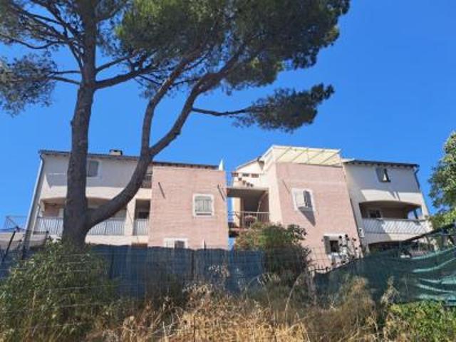 location appartement chateauneuf du pape 4 pièces 81 m2 vaucluse 84230 643 € / mois