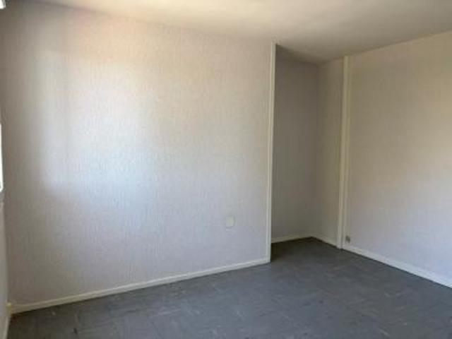 location appartement chatre 4 pièces 71 m2 indre 36400 474 € / mois