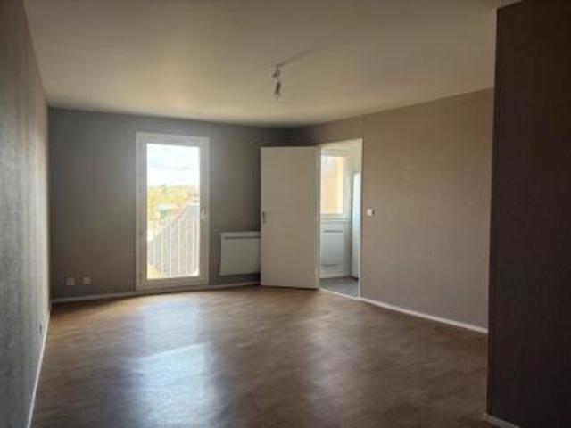 location appartement chatre 4 pièces 76 m2 indre 36400 544 € / mois