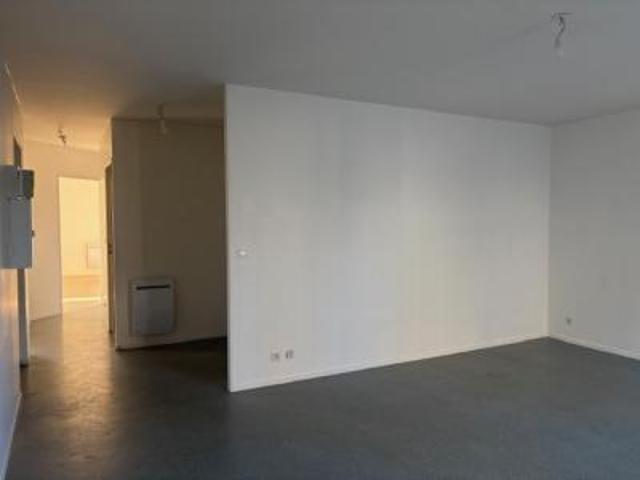 location appartement chatre 4 pièces 82 m2 indre 36400 579 € / mois