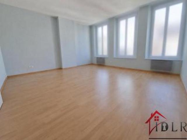 location appartement chalons en champagne 4 pièces 92 m2 marne 51000 860 € / mois