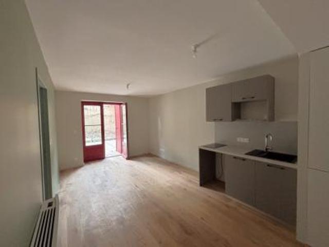 location appartement charbonnieres les bains 2 pièces 35 m2 rhone 69260 835 € / mois