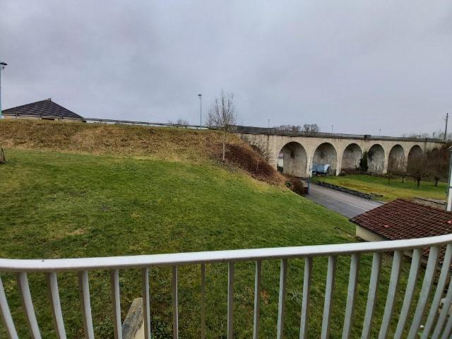 Location Appartement D 10, Gondrecourt le Château