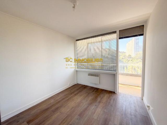 Location Appartement Chemin de la Colline Saint Joseph, Marseille