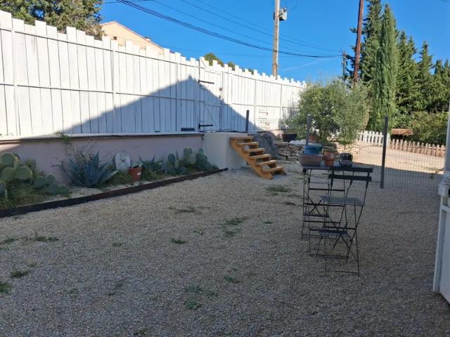 Location Appartement Chemin de l'Eze, Grambois