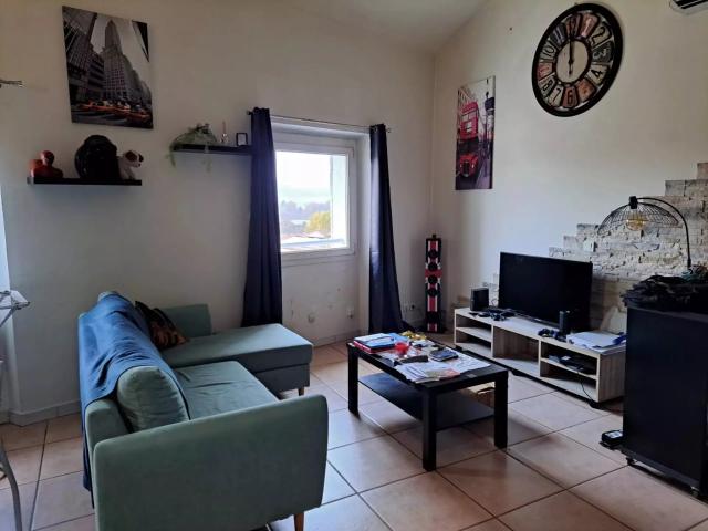 Location Appartement Chemin de Très Cabres, Trets