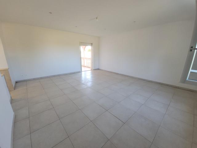 Location Appartement Chemin des Bories, Douelle