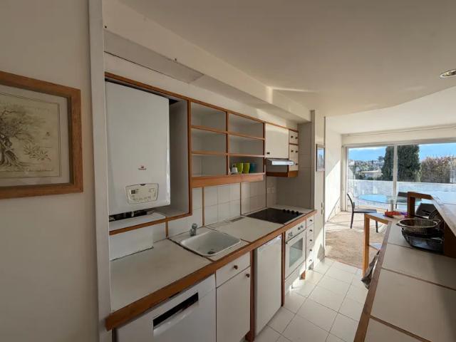 Location Appartement Chemin des Plateaux Fleuris, Antibes