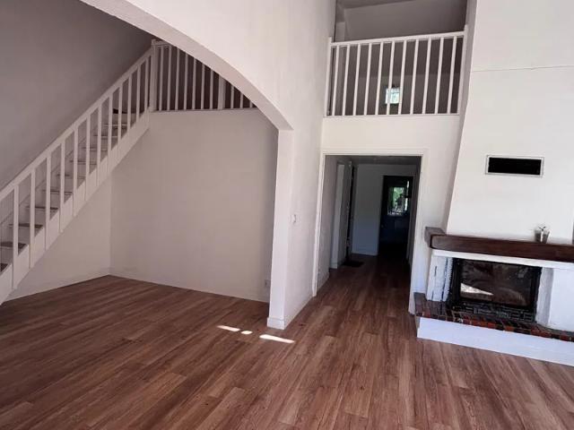 Location Appartement Chemin des Terres Rouges, Toulon