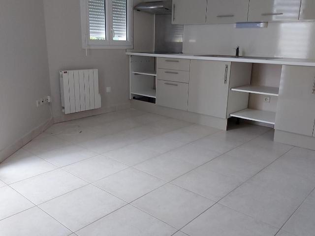 Location Appartement Chemin des Vieilles Vignes, Auffargis