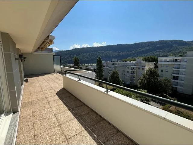 Location Appartement Chemin du Plaisir, Quintal