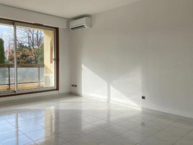 Location Appartement Chemin Léon Savornin, Aix en Provence