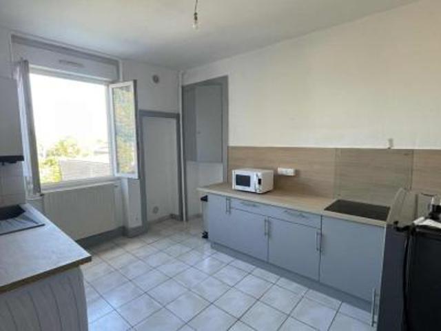 location appartement commentry 3 pièces 68 m2 allier 03600 550 € / mois