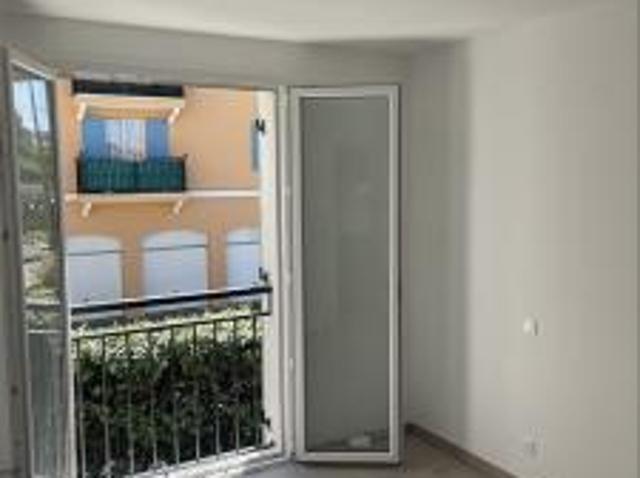 location appartement cogolin 3 pièces 61 m2 var 83310 1075 € / mois