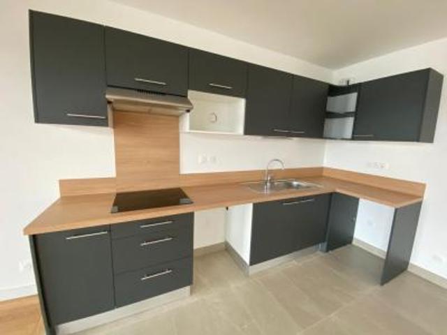 location appartement colombes 4 pièces 81 m2 hauts de seine 92700 2451 € / mois