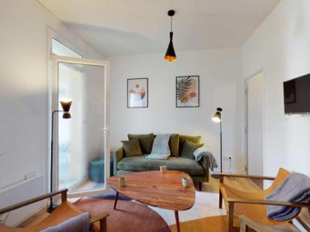 location appartement colombes 1 pièce 170 m2 hauts de seine 92700 860 € / mois