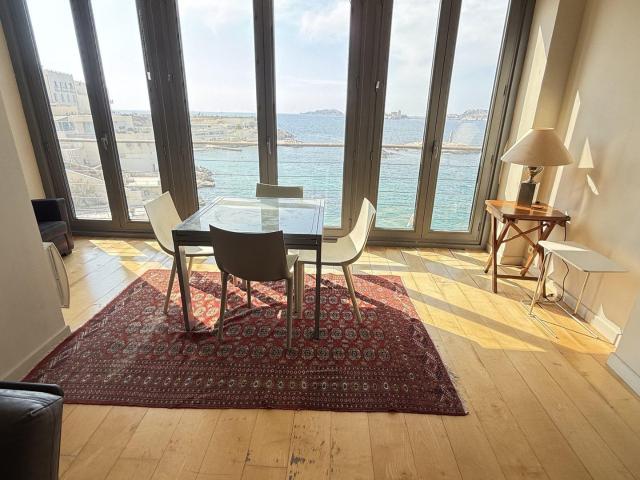 Location Appartement Corniche du Président John Fitzgerald Kennedy, Marseille