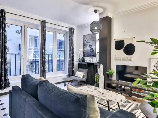 Location Appartement Cour des Petites Écuries, Paris
