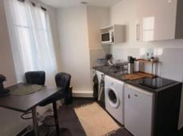 location appartement courbevoie 1 pièce 22 m2 hauts de seine 92400 1200 € / mois