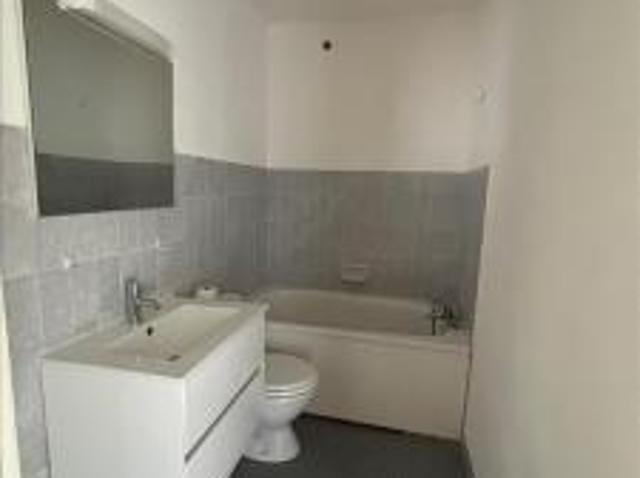 location appartement courbevoie 1 pièce 27 m2 hauts de seine 92400 1100 € / mois