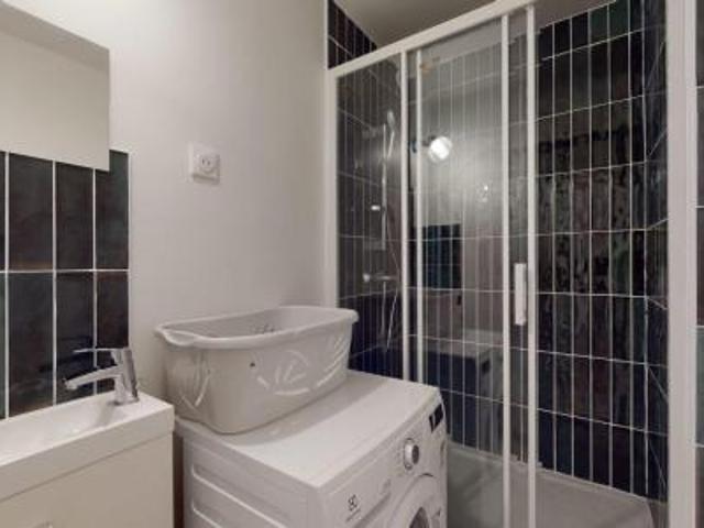 location appartement courbevoie 6 pièces 109 m2 hauts de seine 92400 890 € / mois