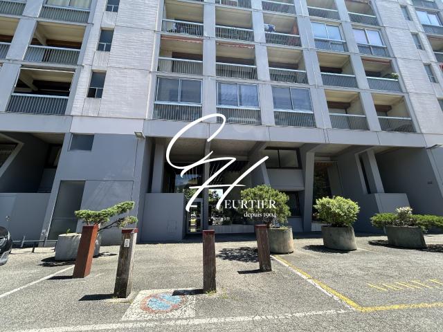Location Appartement Cours de la Libération et du Général de Gaulle, Grenoble