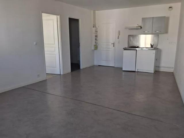 Location Appartement Cours des Apôtres de la Liberté, Saintes
