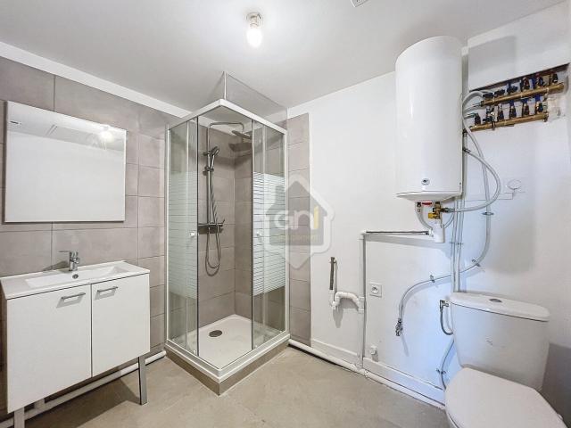 Location Appartement Cours Jean Jaures, Sénas