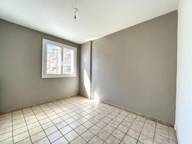 Location Appartement Cours Jean Jaures, Sénas