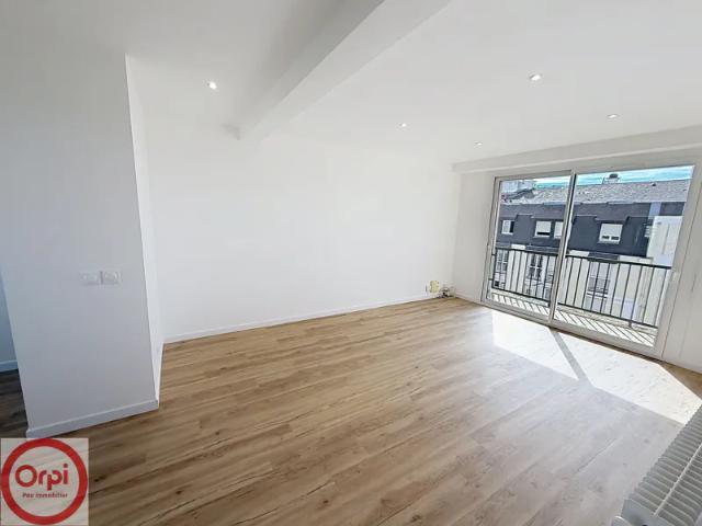 Location Appartement Cours Léon Bérard, Pau